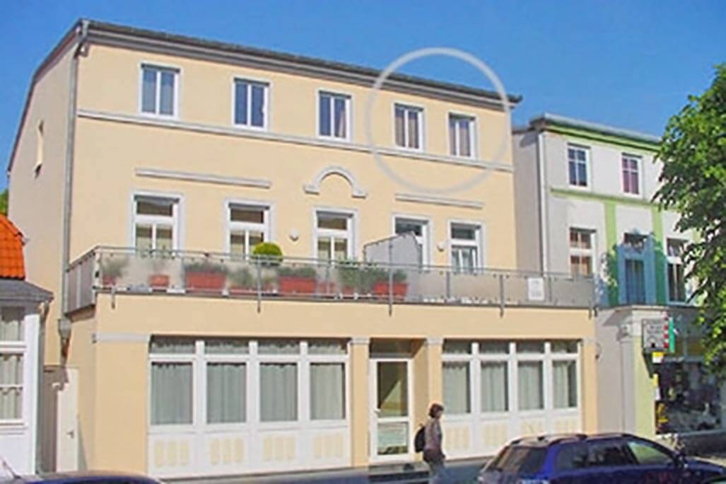Haus mit der Ferienwohung oben rechts