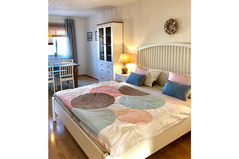 Schlaf- und Esszimmer